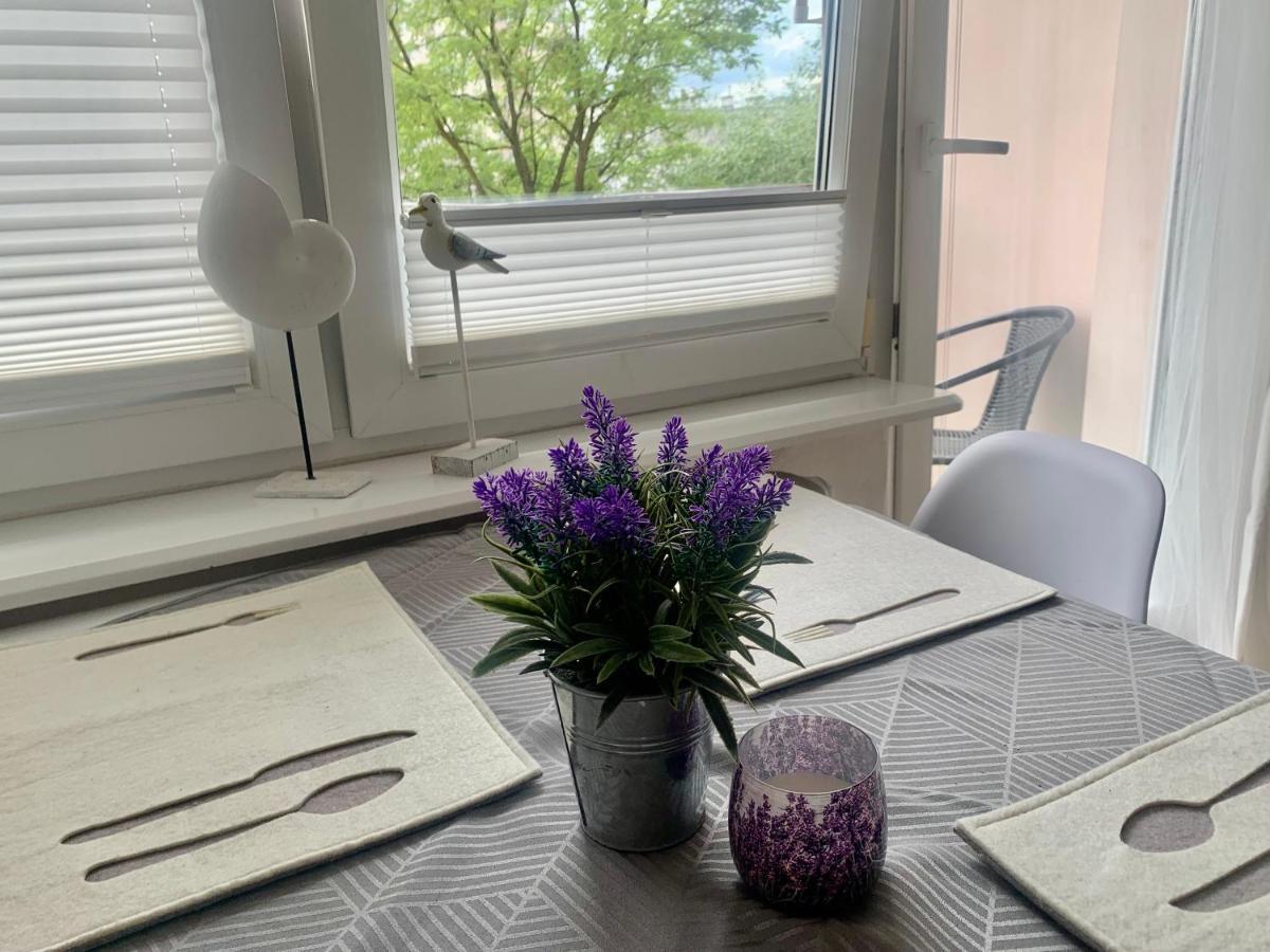 Wera - Klimatyczny Apartament 300 M Od Plazy Brzezno - Azw Gdańsk Exteriör bild