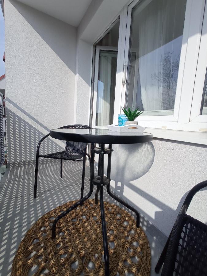 Wera - Klimatyczny Apartament 300 M Od Plazy Brzezno - Azw Gdańsk Exteriör bild